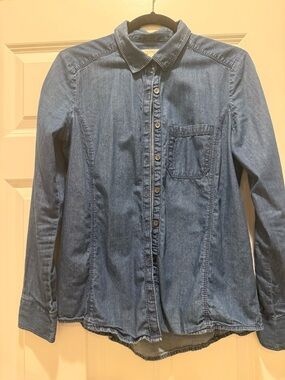 Classic Denim Button-Up Shirt in Medium Blue